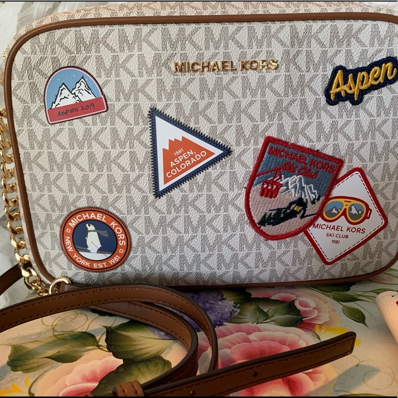 Michael Kors Aspen Limited Edition Crossbody - Picture 4 of 12